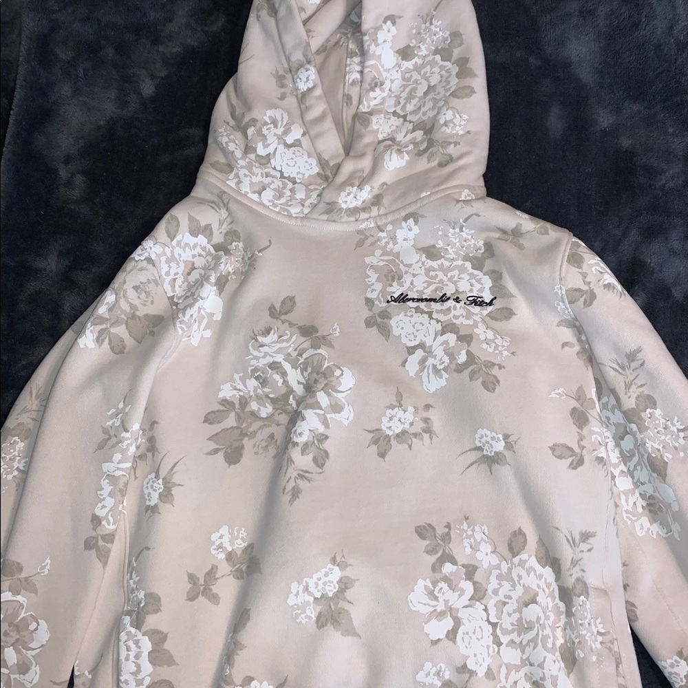 abercrombie & fitch detailed cream hoodie